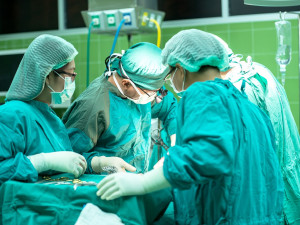 Vědci s pomocí superpočítače zkoumají, jak usnadnit operace tlustého střeva