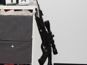 Policejní TOXI tým dopadl gang výrobců obřího množství pervitinu. Doma měli statisíce korun