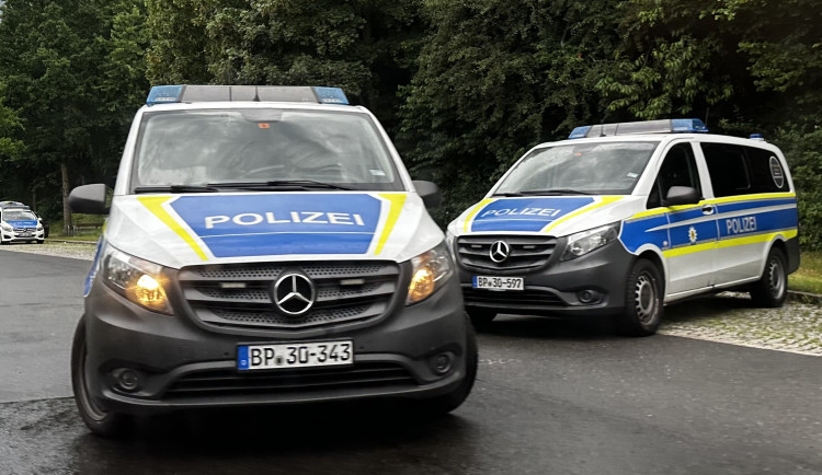 Krvavá vražda tří lidí otřásla bavorským městečkem u české hranice. Vraždit měl Slovák