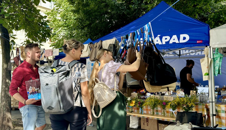 Dobročinný bazar nepotřebných kabelek pomůže lidem s handicapem
