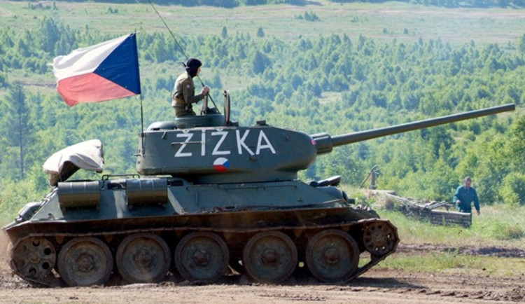 Replika tanku Žižka zdobí rokycanské muzeum, její stavba zabrala 1400 hodin