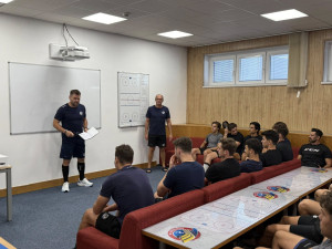 Hokejisté Vítkovic ladí formu na ledě. Poprvé pod koučem Varaďou