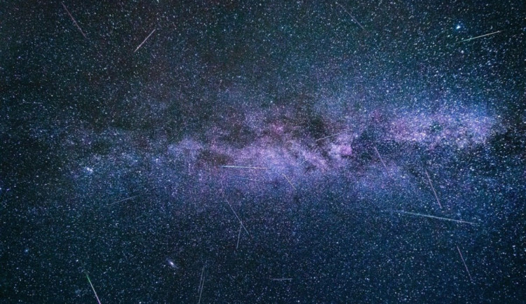 Perseidy, Venuše a Jupiter. Srpnová obloha nabídne zajímavé nebeské úkazy