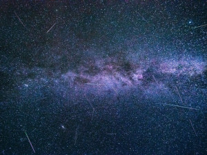 Perseidy, Venuše a Jupiter. Srpnová obloha nabídne zajímavé nebeské úkazy