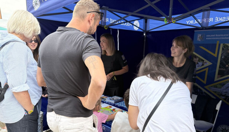Policisté přiblížili svou činnost návštěvníkům hudebního festivalu v Ostravě