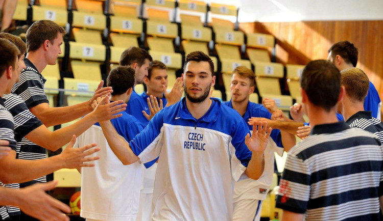 Zkušený rozehrávač Číž se po devíti letech vrací k basketbalistům Ostravy