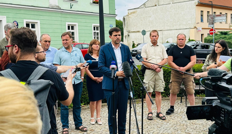 Odvoz německého odpadu z Jiříkova začne okolo 25. srpna, oznámil ministr.