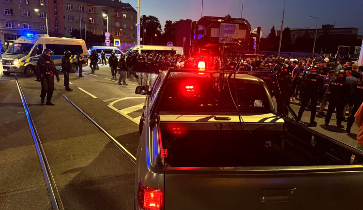 Po čtvrtečním zápasu mezi Baníkem a Austrií Vídeň byl zraněn rakouský fanoušek