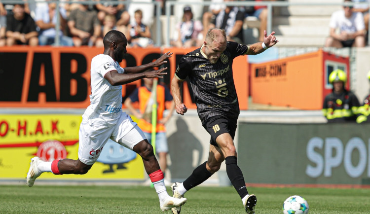 Hradečtí fanoušci zasypali Votroky kritikou, fotbalisté si sypou popel na hlavu