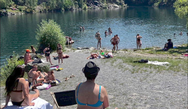 Incidenty a rámus u lomu vystřídal klid. Výkleky se zbavily problémů u oblíbeného koupaliště