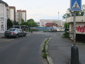 Policie hledá svědky nehody cyklistky a elektrokoloběžky v Opavě