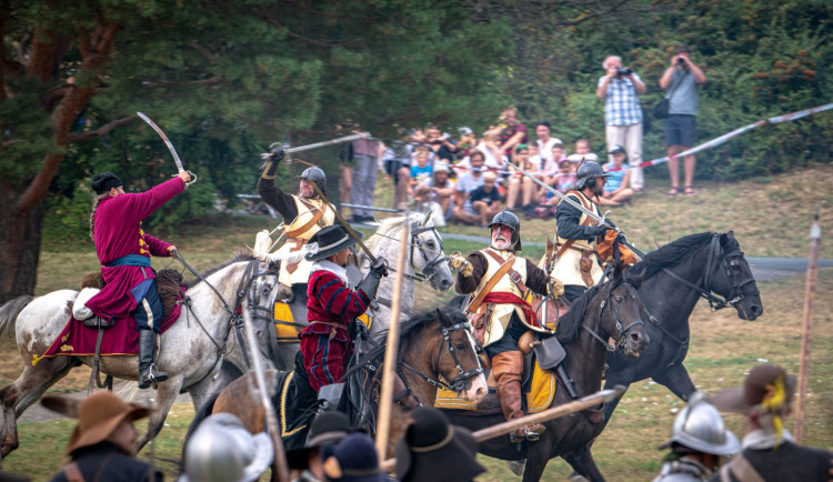 Den Brna nabídne dvě bitvy, průvod vojáků i noční ohňovou show na Kraví hoře