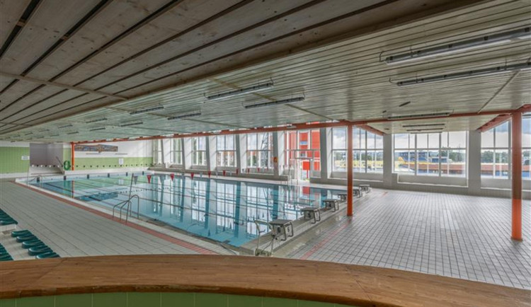 Jihlava zastavila opravy bazénu Rošického, nosné konstrukce vyžadují jiný postup