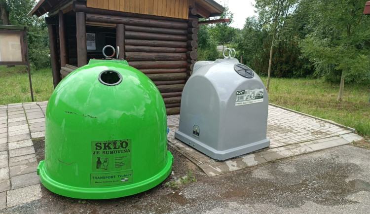 V Trutnově zmizely kontejnery na separovaný odpad, město má jasné vysvětlení