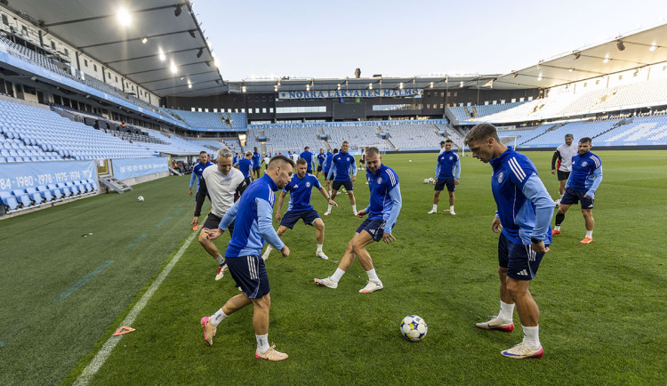 Pochod stovek fans a napětí před těžkou bitvou. Sigma zahájí evropské souboje ve švédském Malmö