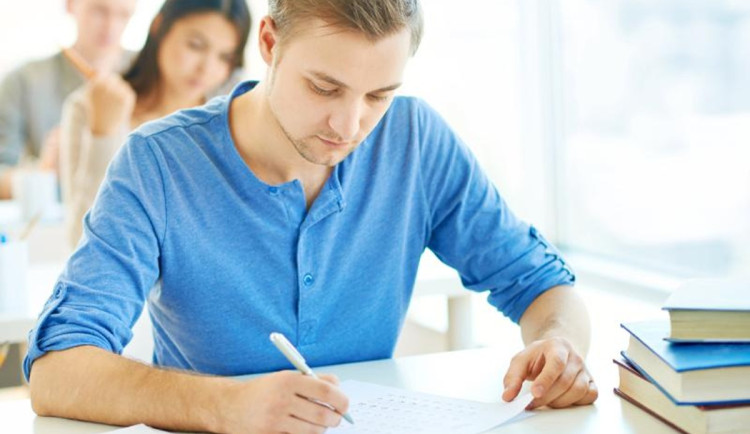 Karlovarský kraj podpoří Západočeskou univerzitu, pošle jí téměř tři miliony