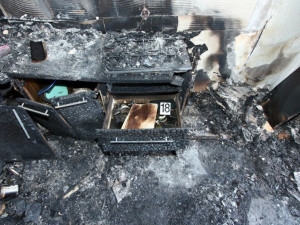Panelový dům začal hořet kvůli varně na pervitin. Policie obvinila pět osob