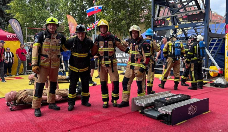 Hasiči z Hradce a Jičína zářili na šampionátu Firefit, Tomáš Višňar je mistrem