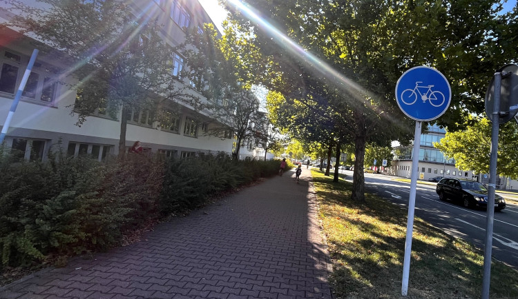 Hradec Králové pracuje na cyklostezce u výpadovky na Třebechovice