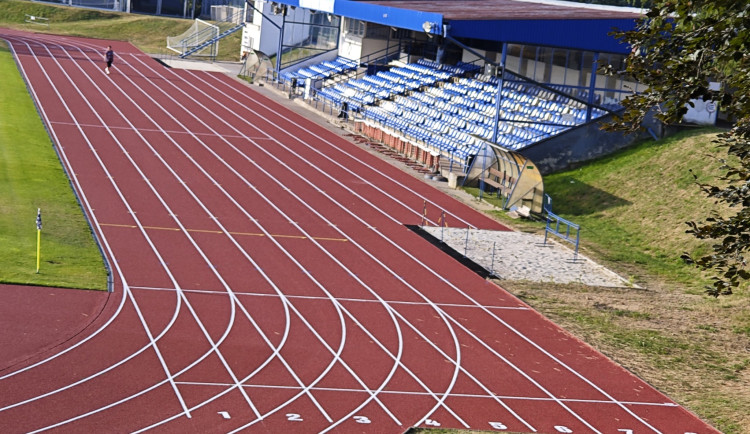 Jubilejní ročník Chodské 1500 otestuje novou atletickou dráhu v Domažlicích