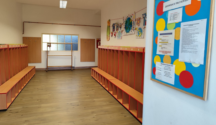 Nový školní rok. Na děti dohlédnou strážníci, v Jeseníkách rok po povodních stále v provizoriu