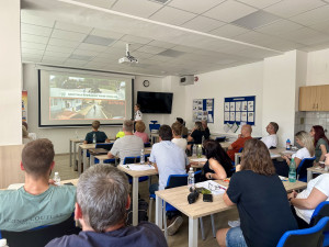 Učitelé do lavic. Hasiči školili 51 pedagogů o rizikových situacích