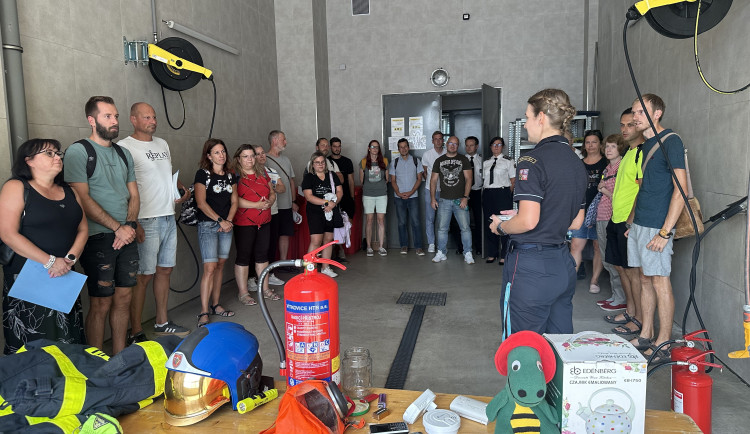 Učitelé do lavic. Hasiči školili 51 pedagogů o rizikových situacích