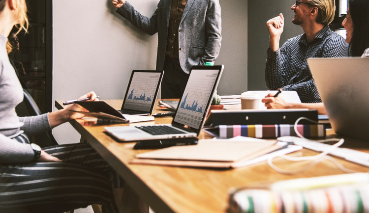 Červencová nezaměstnanost v ČR meziročně vzrostla na 3,0 %