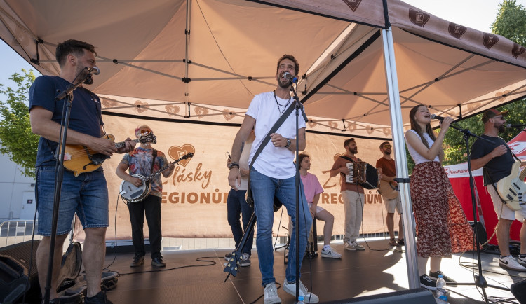 Kapela Jelen přijede do Havířova! Zažijte mini koncert zdarma přímo u Kauflandu