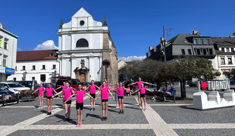 Taneční škola ILMA na první školní den roztančila Turnov