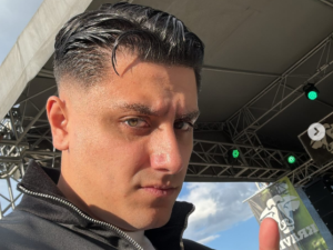 Rapper Hard Rico po propuštění z vazby nezahálí, čeká ho však další soud