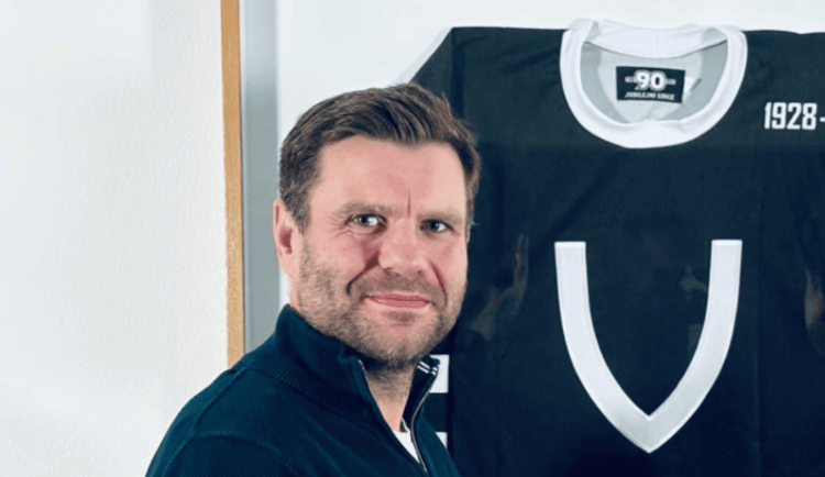 17370225477151-303-spasa-pro-vitkovice-novym-trenerem-ostravskych-hokejistu-se-stal-vaclav-varada