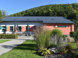 Lidé z Holčovic rozhodnou v referendu o budoucnosti ztrátové obecní restaurace