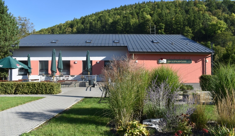 Lidé z Holčovic rozhodnou v referendu o budoucnosti ztrátové obecní restaurace