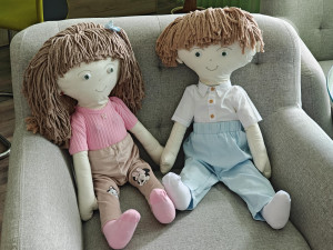 Panenky ušité ve věznici pomohou v Ostravě dětem vypovídat u soudu