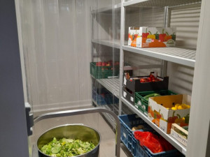 Nový Jičín zmodernizoval školní kuchyni a jídelnu. Mají nový výtah a šetří energie