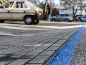 Opava rozšiřuje zóny placeného stání, parkování zdarma tam bude jen dopoledne