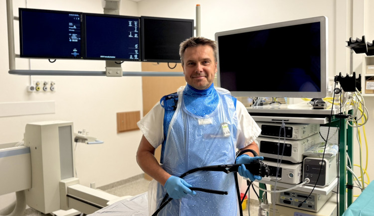 Nebojte se endoskopie. Lékaři v Prostějově umí odstranit časná stadia nádorů z trávicí trubice