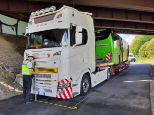 Policisté řešili případ, kdy souprava přesahovala délku o 3,5 metru