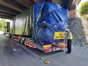 Řidič kamionu jel 48 hodin bez odpočinku. Policie řeší další přestupky za volantem