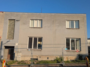 Demolice staré zbrojnice v Klimkovicích uvolní místo pro novou za 70 milionů korun