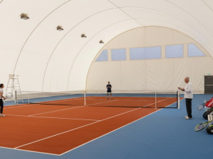 Sportovní haly – Rychlá a dostupná řešení pro raketové sporty