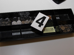 Zloději ukradli sýry i přípravky na podporu erekce. Policie je dopadla do 5 minut