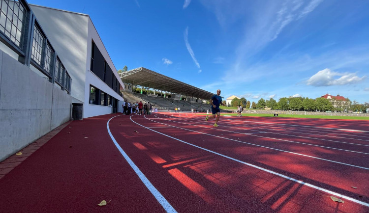Atletický stadion prošel rekonstrukcí za 47 milionů. Přivítá juniorský šampionát