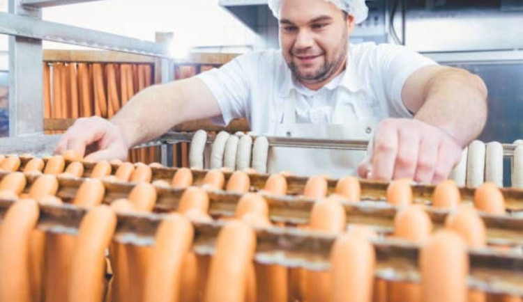 Integrovaná střední škola Cheb chce modernizovat výuku řezníků a uzenářů