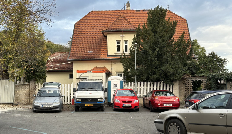 Praha 5 požádá policii o hlídky kolem vil na Hřebence, projekt se jí ale nelíbí