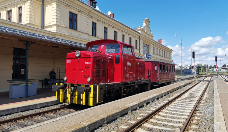 Na trati z Malé Morávky do Bruntálu se bude jezdit minimálně do roku 2030.