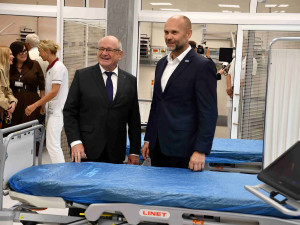 Nemocnice v Krnově otevřela nový Centrální urgentní příjem téměř za 60 milionů