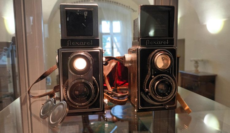 FOTOGALERIE: Flexarety, kamery či zvětšovací přístroje. Meopta předala muzeu unikátní sbírku