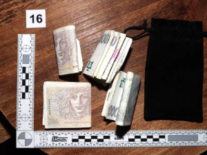 Muži na Karvinsku kšeftovali s padělky cigaret za miliony. Hrozí jim až osm let vězení